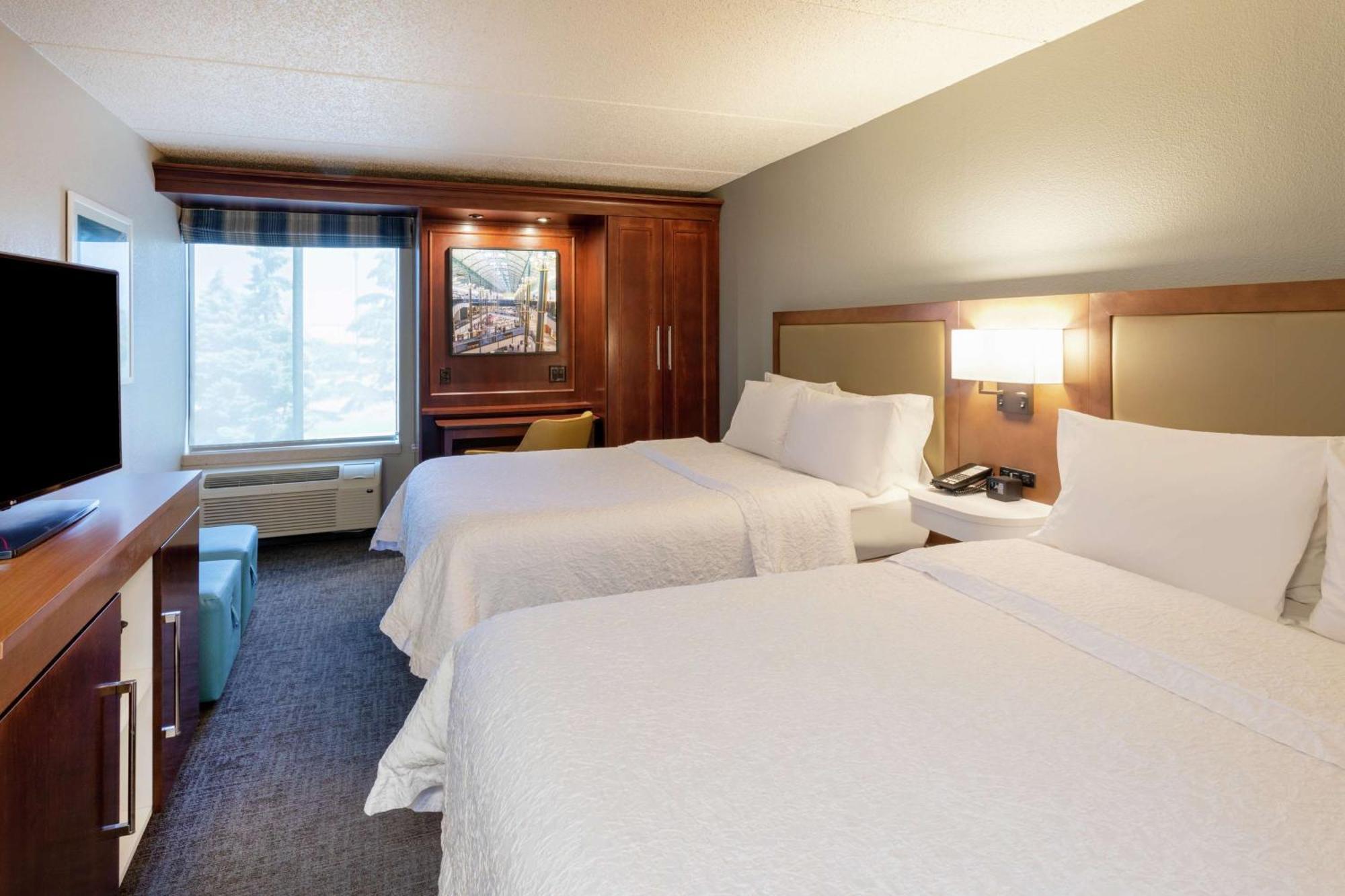 Room with Two Queen Beds - Non-Smoking